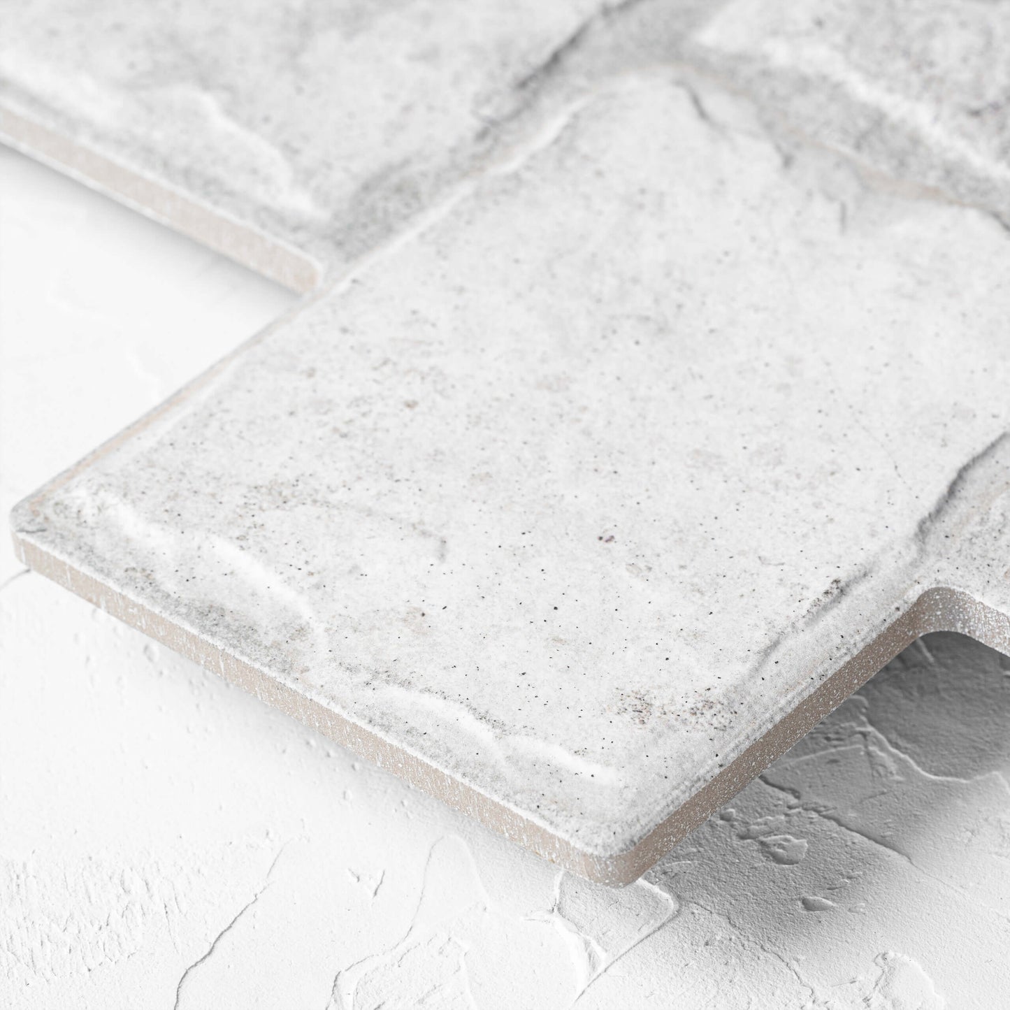 Petra White Cobblestone 440x660mm