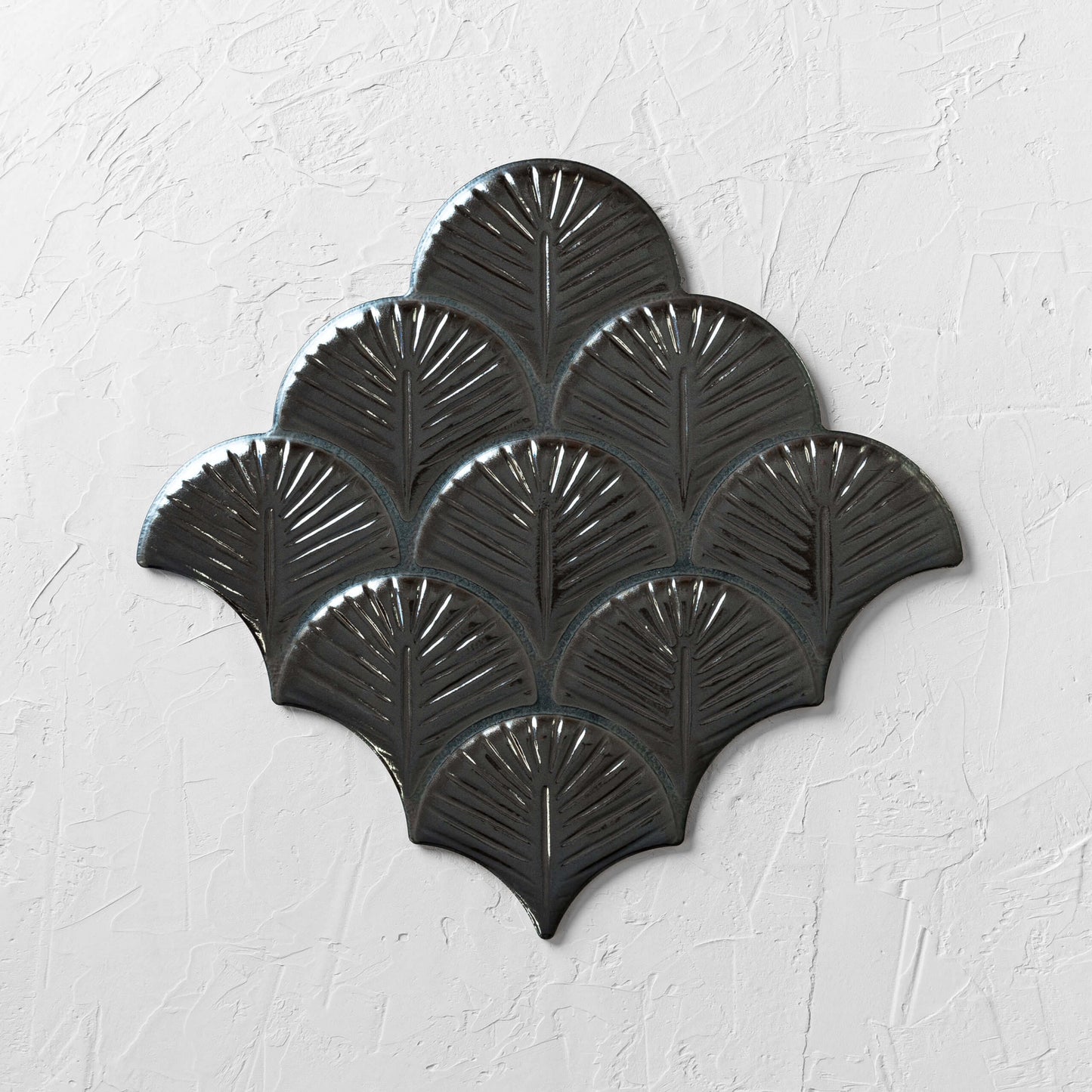Scale Shell Anthracite 300x300mm