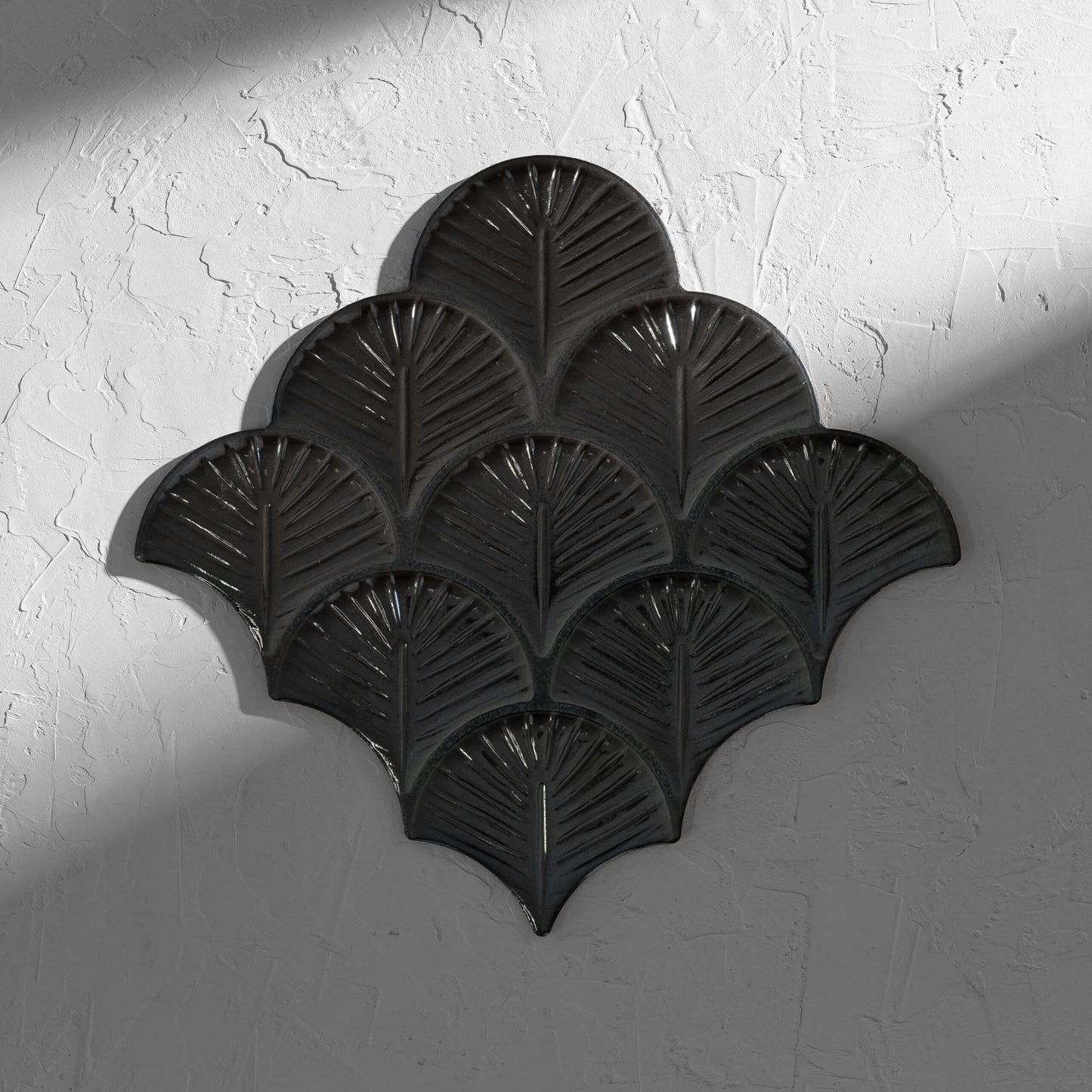 Scale Shell Anthracite 300x300mm
