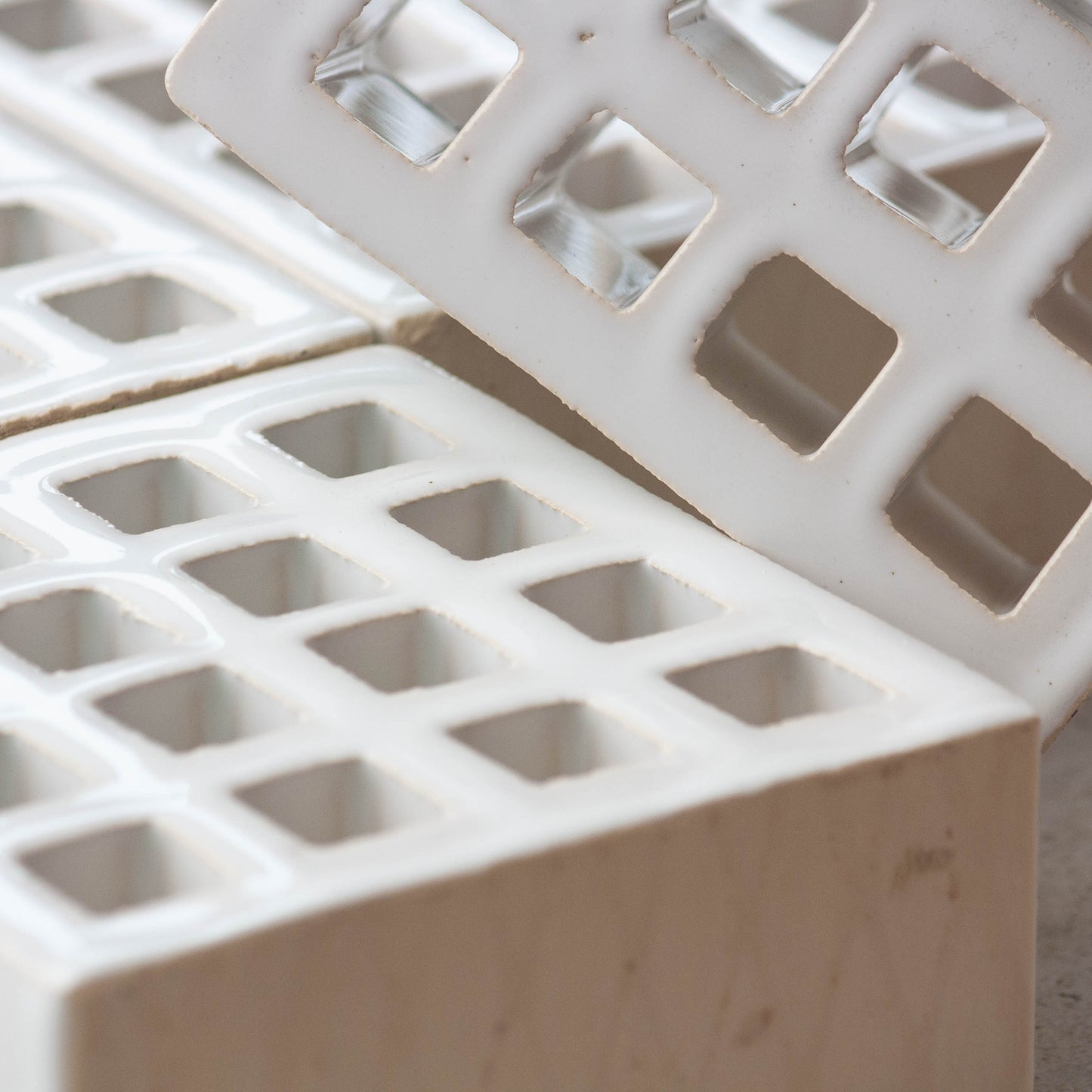 Arialuce Pertuse Bianco Gloss Breeze Blocks 120x120