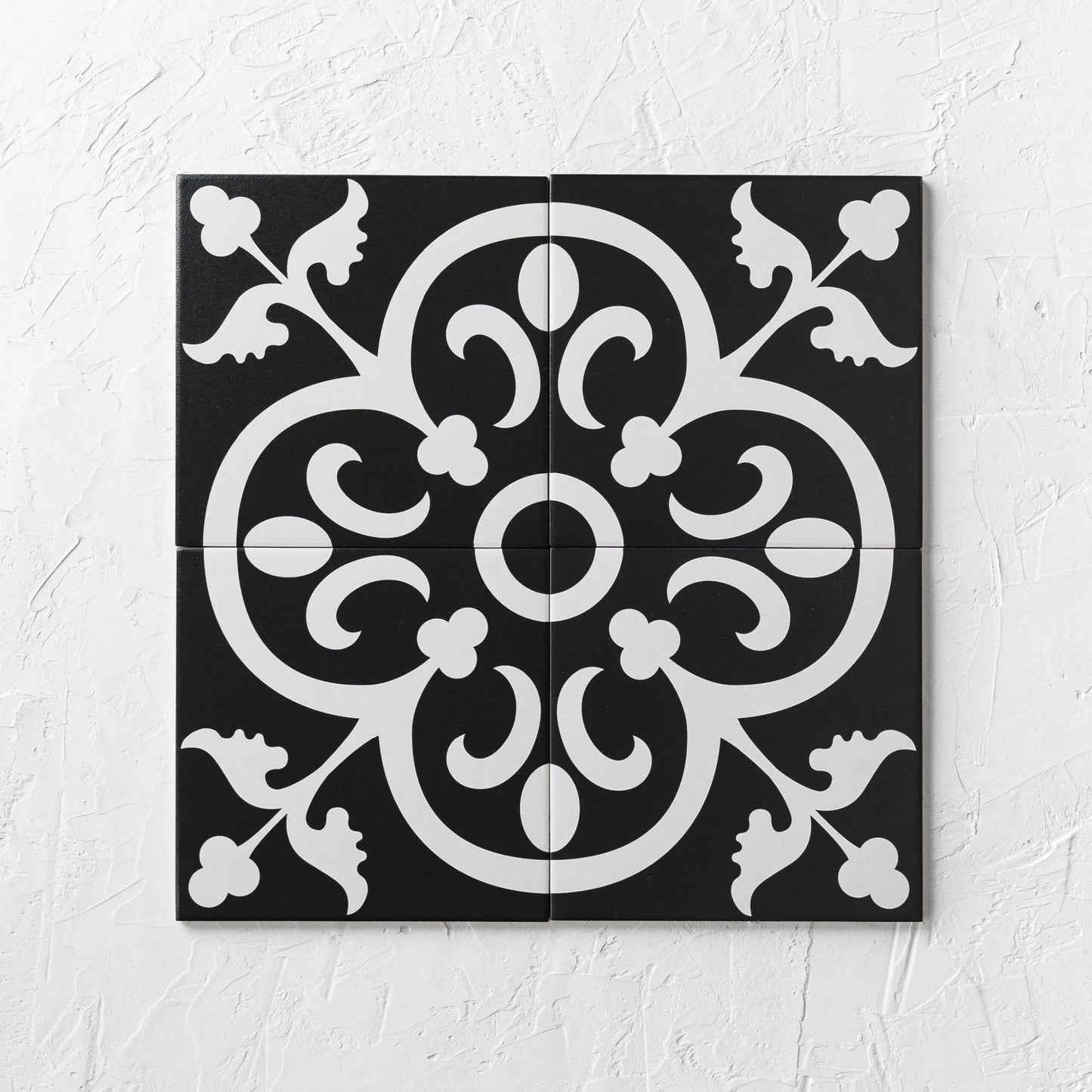 Freya Crest Black 200x200mm