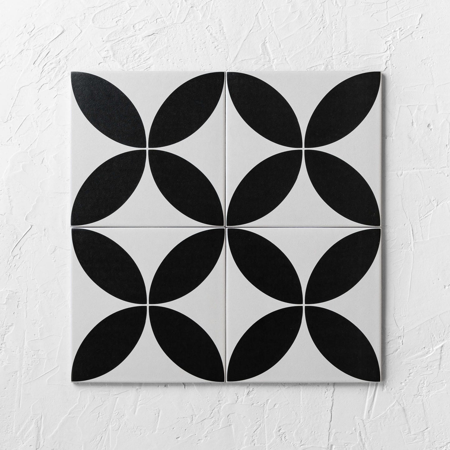 Picasso Flora Black 200x200mm